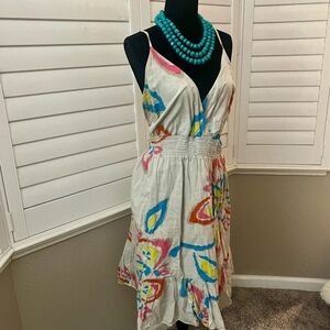 Old Navy light gray dress with bright color flowers in a size 22W.